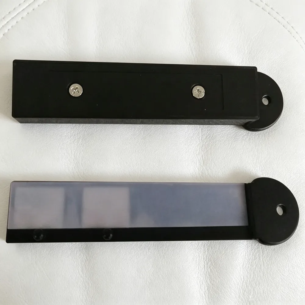Group display of all styles hook lock detacher
