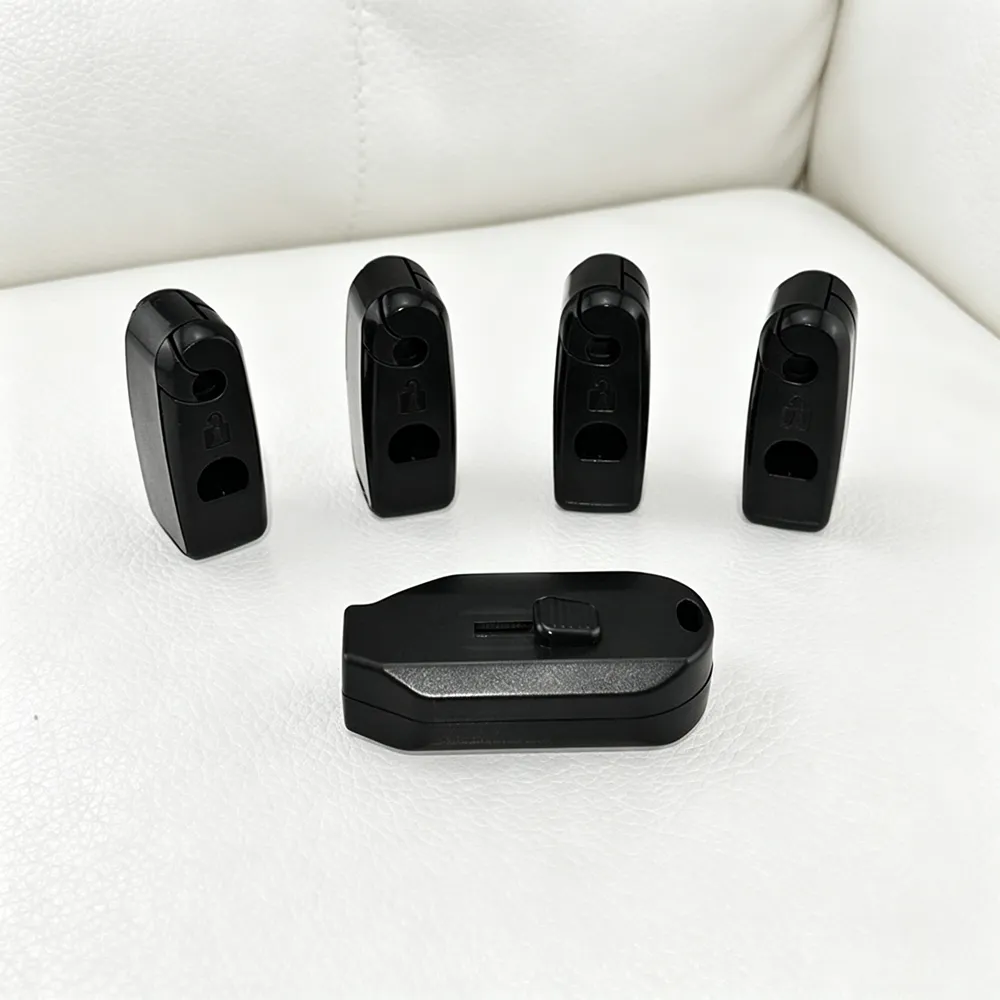 Group photo of samsung style hook lock magnetic detacher