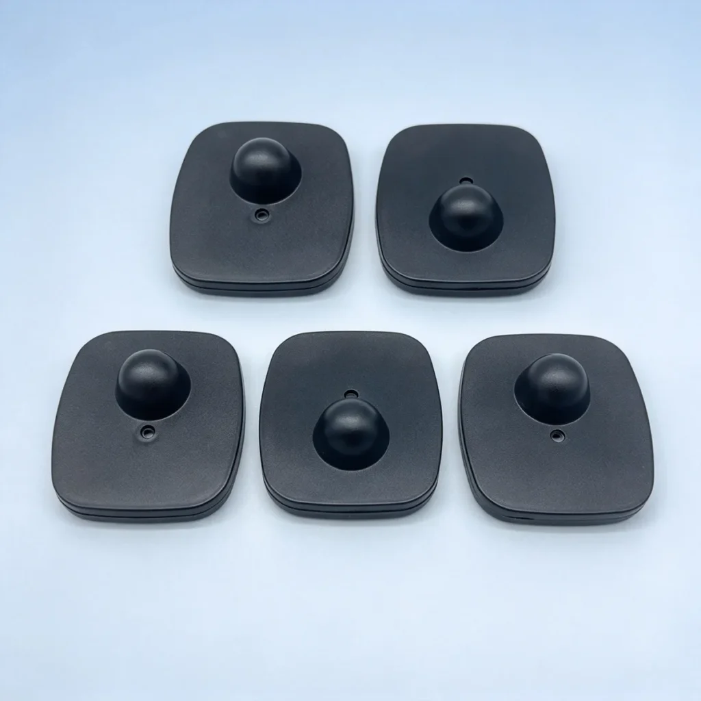 Internal locking mechanism structure of Lionyouge small square black 8.2MHz RF EAS hard tag